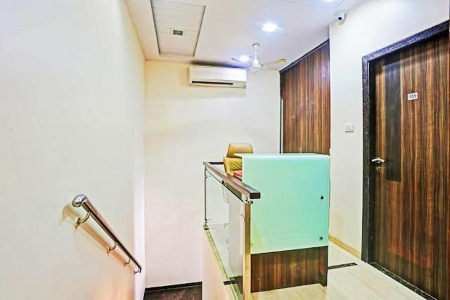 Hotel Amfahh - Andheri West Railway Station Mumbai Ngoại thất bức ảnh