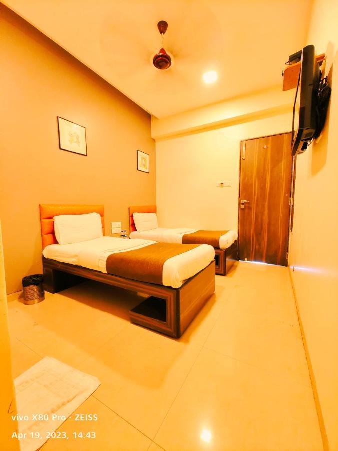 Hotel Amfahh - Andheri West Railway Station Mumbai Ngoại thất bức ảnh