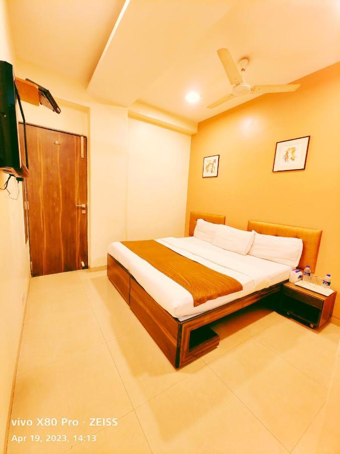 Hotel Amfahh - Andheri West Railway Station Mumbai Ngoại thất bức ảnh